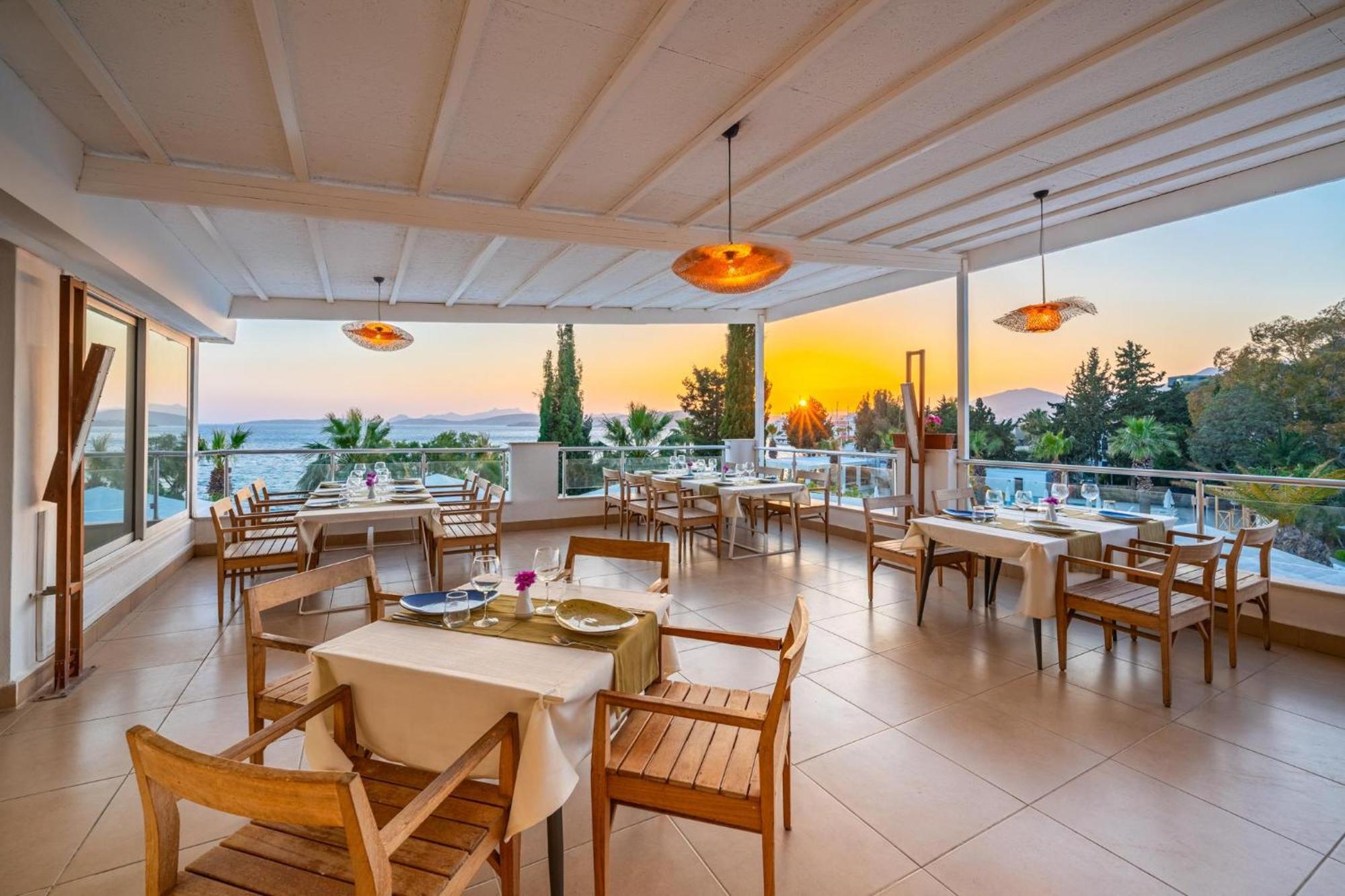 فندق لابراندا تي إم تي بودروم المظهر الخارجي الصورة The restaurant at the hotel