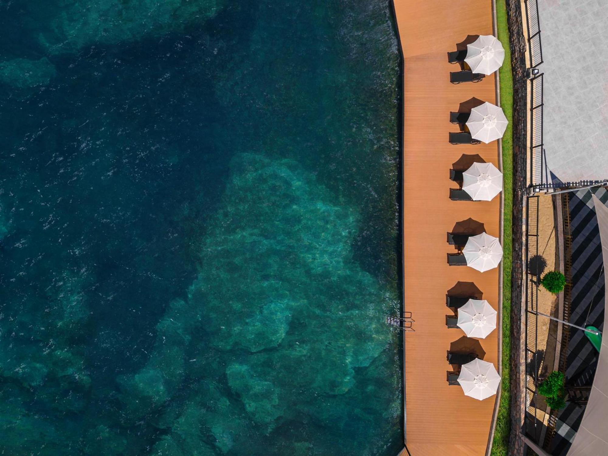 فندق لابراندا تي إم تي بودروم المظهر الخارجي الصورة Aerial view of the pool at the hotel